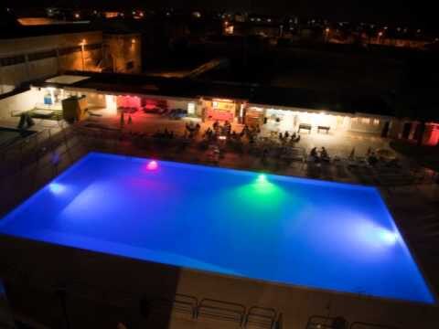 Colores y Efectos de Iluminaci&oacute;n para Piscinas: Gu&iacute;a Completa