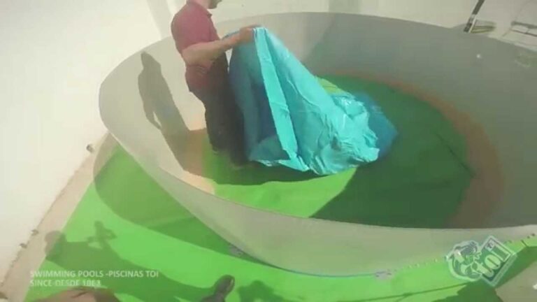 Piscinas de acero: elegancia para tu jard&iacute;n